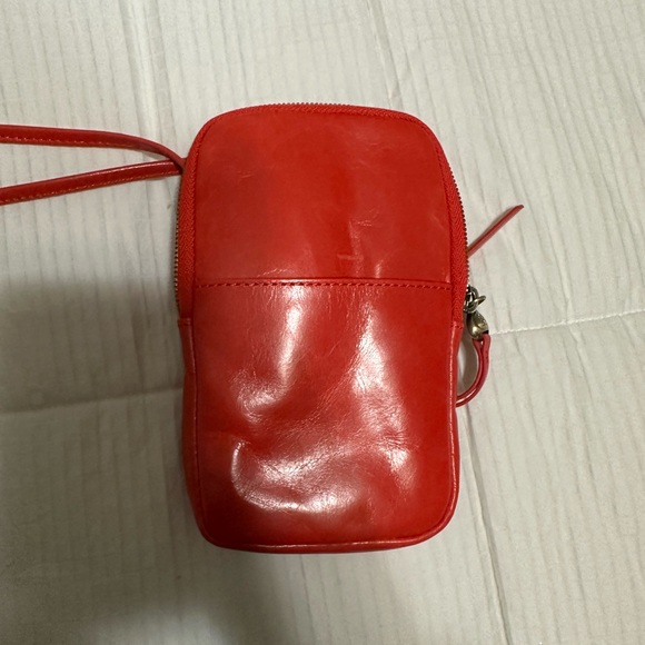 HOBO Fate Leather Phone Crossbody - Picture 3 of 6